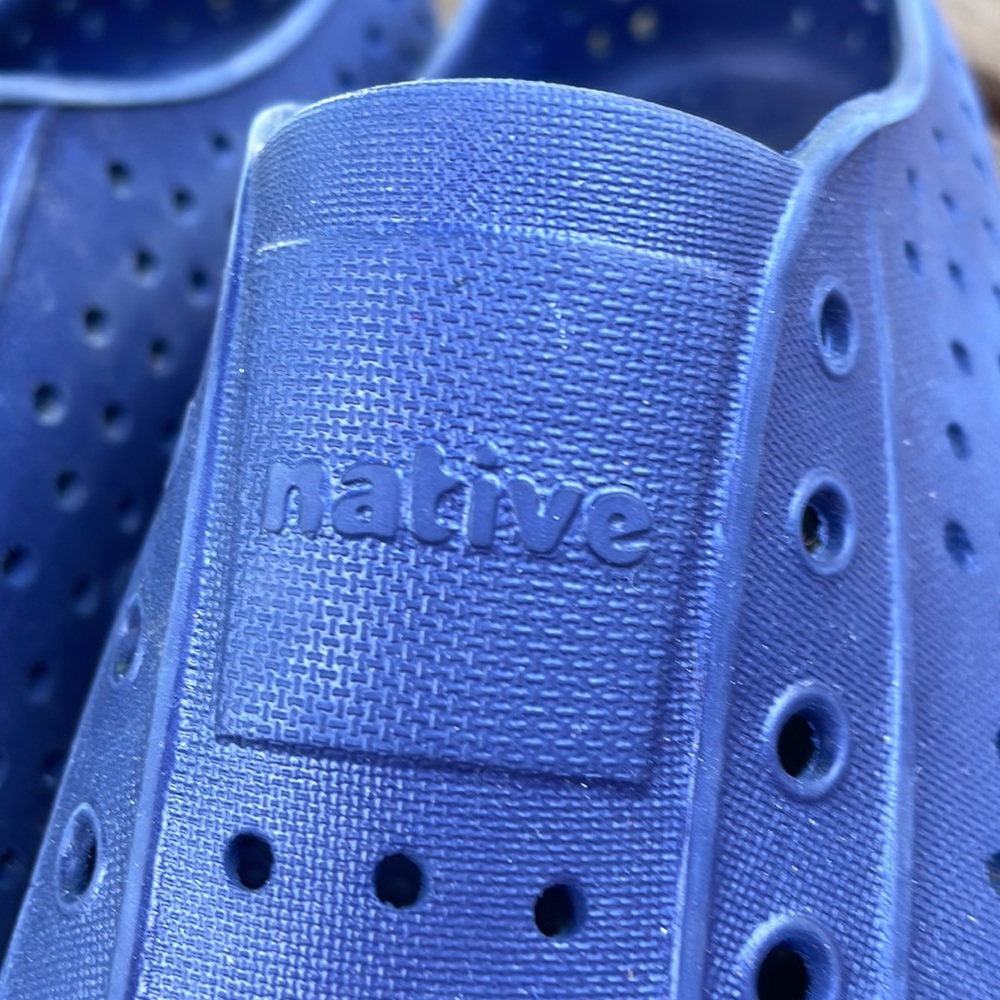 Native Jefferson navy blue white cap shoes Big kids size J6 - Picture 2 of 3